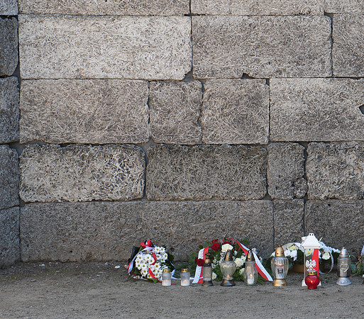 Memorial at The Black Wall