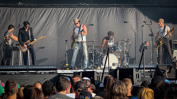 Queens of the Stone Age