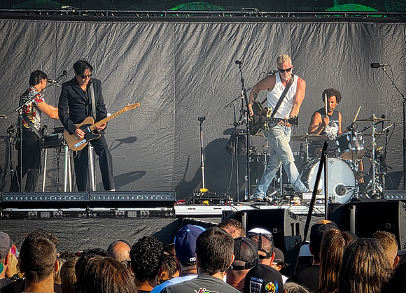 Queens of the Stone Age