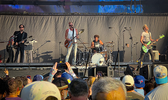 Queens of the Stone Age